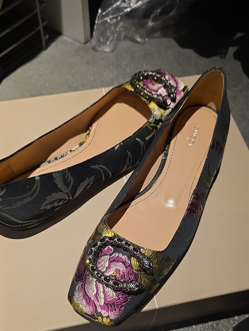 Gucci Black Floral Embroidered Ballet Flats with Pink & Gold Accents
